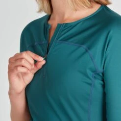 NRS Women's Rashguard Short-Sleeve Shirt -Outdoor Sports 10020 08 Mediterranea Model Detail 080221 1000x1000