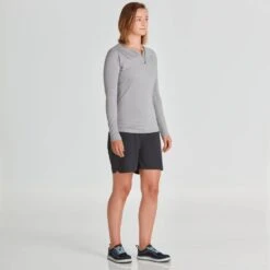NRS Women's Rashguard Long-Sleeve Shirt -Outdoor Sports 10021 07 Titanium Model Front 080221 1000x1000