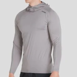 NRS Men's Breaker Rashguard Hoodie 11 NRS Men's Breaker Rashguard Hoodie -Outdoor Sports 10022 01 Titanium Model FrontCrop 092121 1000x1000