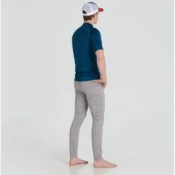 NRS Men's Breaker Rashguard Tight -Outdoor Sports 10023 01 Titanium Model Back 092121 1000x1000