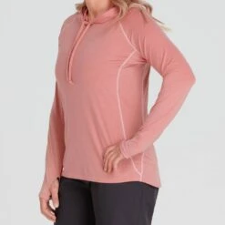 NRS Women's Silkweight Hoodie 39 NRS Women's Silkweight Hoodie -Outdoor Sports 10140 05 Mauve Model FrontCrop 090221 1000x1000
