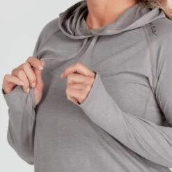 NRS Women's Silkweight Hoodie 29 NRS Women's Silkweight Hoodie -Outdoor Sports 10140 05 Sharkskin Model Detail 090221 1000x1000