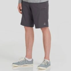 NRS Men's Guide Short -Outdoor Sports 10145 03 DarkShadow Model FrontCrop 102021 1000x1000