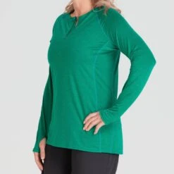 NRS Women's Silkweight Kosi Shirt 17 NRS Women's Silkweight Kosi Shirt -Outdoor Sports 10163 01 Jade Model FrontCrop 090221 1000x1000