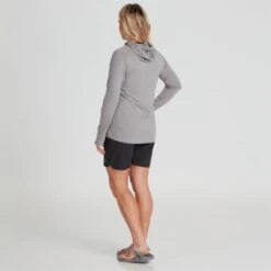 NRS Women's Silkweight Vesi Hoodie 38 NRS Women's Silkweight Vesi Hoodie -Outdoor Sports 10164 01 Sharkskin Model Back 090121 1000x1000