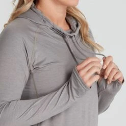 NRS Women's Silkweight Vesi Hoodie 40 NRS Women's Silkweight Vesi Hoodie -Outdoor Sports 10164 01 Sharkskin Model Detail2 090121 1000x1000