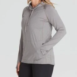 NRS Women's Silkweight Vesi Hoodie 39 NRS Women's Silkweight Vesi Hoodie -Outdoor Sports 10164 01 Sharkskin Model FrontCrop 090121 1000x1000