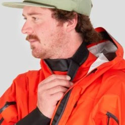 NRS Men's Riptide Splash Jacket -Outdoor Sports 20030 03 Flare Model NeckClosure 102121 1000x1000