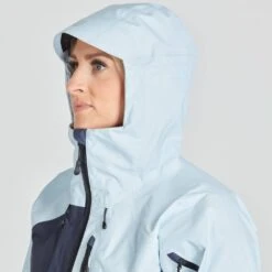 NRS Women's High Tide Splash Jacket -Outdoor Sports 20037 02 CloudNavy Model Hood 070121 1000x1000