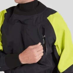 NRS Men's Flux Dry Top -Outdoor Sports 22515 06 Black Model ChestPocket 062822 1000x1000