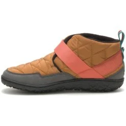Chaco Men's Ramble Puff - Closeout | NRS -Outdoor Sports 34061 01 Retro Camel na left 092222 1000x1000