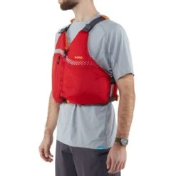 NRS Vista PFD -Outdoor Sports 40005 03 Red Model Left 121619 1000x1000