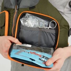 NRS Chinook Fishing PFD -Outdoor Sports 40009 05 Bark Model LeftPocket 041522 1000x1000