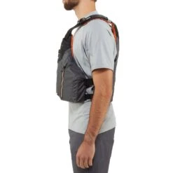 NRS Oso PFD 38 NRS Oso PFD -Outdoor Sports 40072 01 Charcoal Model Side 062119 1000x1000