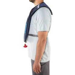 NRS Matik Inflatable PFD 26 NRS Matik Inflatable PFD -Outdoor Sports 40080 01 Navy Model Side 071818 1000x1000