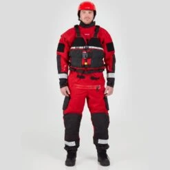 NRS Rapid Responder PFD -Outdoor Sports 40107 01 Red Model Front 111821 1000x1000