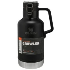 Stanley Classic Easy-Pour Growler | NRS -Outdoor Sports 71320 01 MatteBlack 64oz package 012920 1000x1000